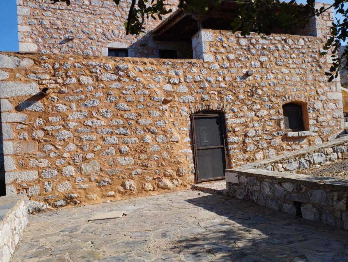 The Two Carob Trees, Traditional Stonehouse, Nikandri, Pirgos Diros Apartment Lefkias Екстериор снимка