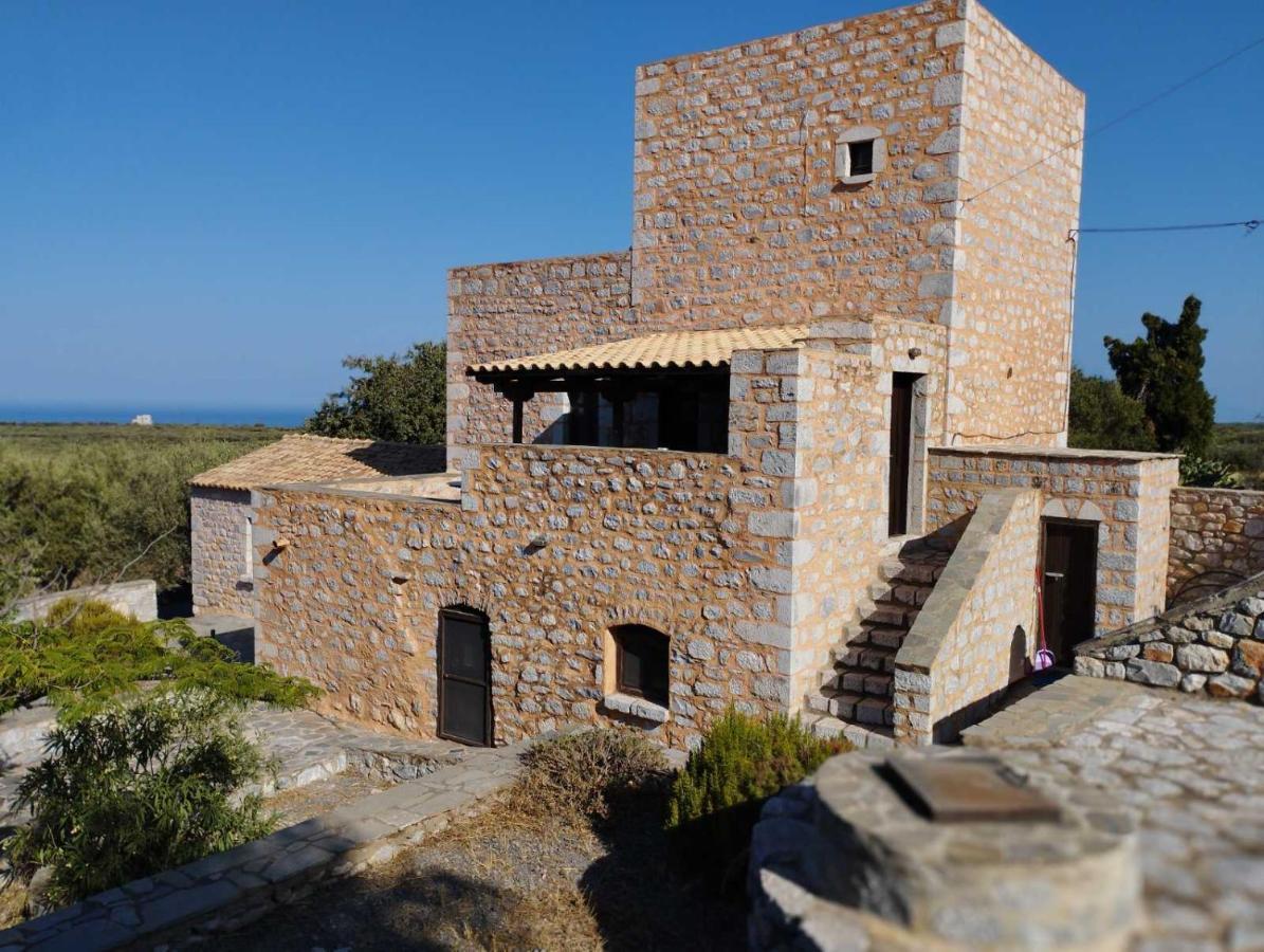 The Two Carob Trees, Traditional Stonehouse, Nikandri, Pirgos Diros Apartment Lefkias Екстериор снимка