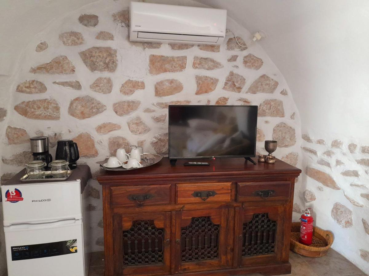 The Two Carob Trees, Traditional Stonehouse, Nikandri, Pirgos Diros Apartment Lefkias Екстериор снимка