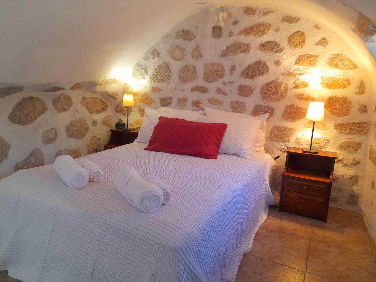 The Two Carob Trees, Traditional Stonehouse, Nikandri, Pirgos Diros Apartment Lefkias Екстериор снимка