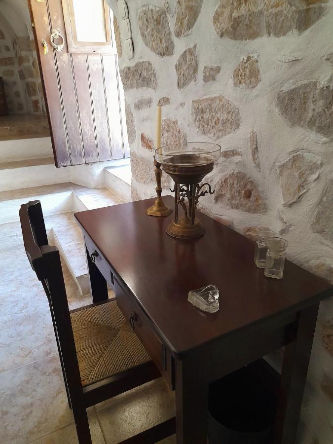 The Two Carob Trees, Traditional Stonehouse, Nikandri, Pirgos Diros Apartment Lefkias Екстериор снимка