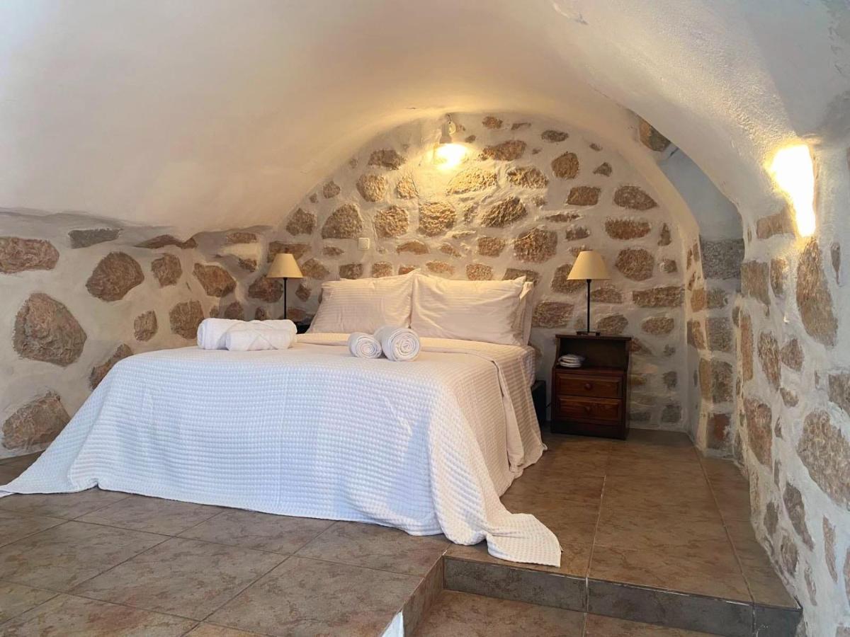 The Two Carob Trees, Traditional Stonehouse, Nikandri, Pirgos Diros Apartment Lefkias Екстериор снимка