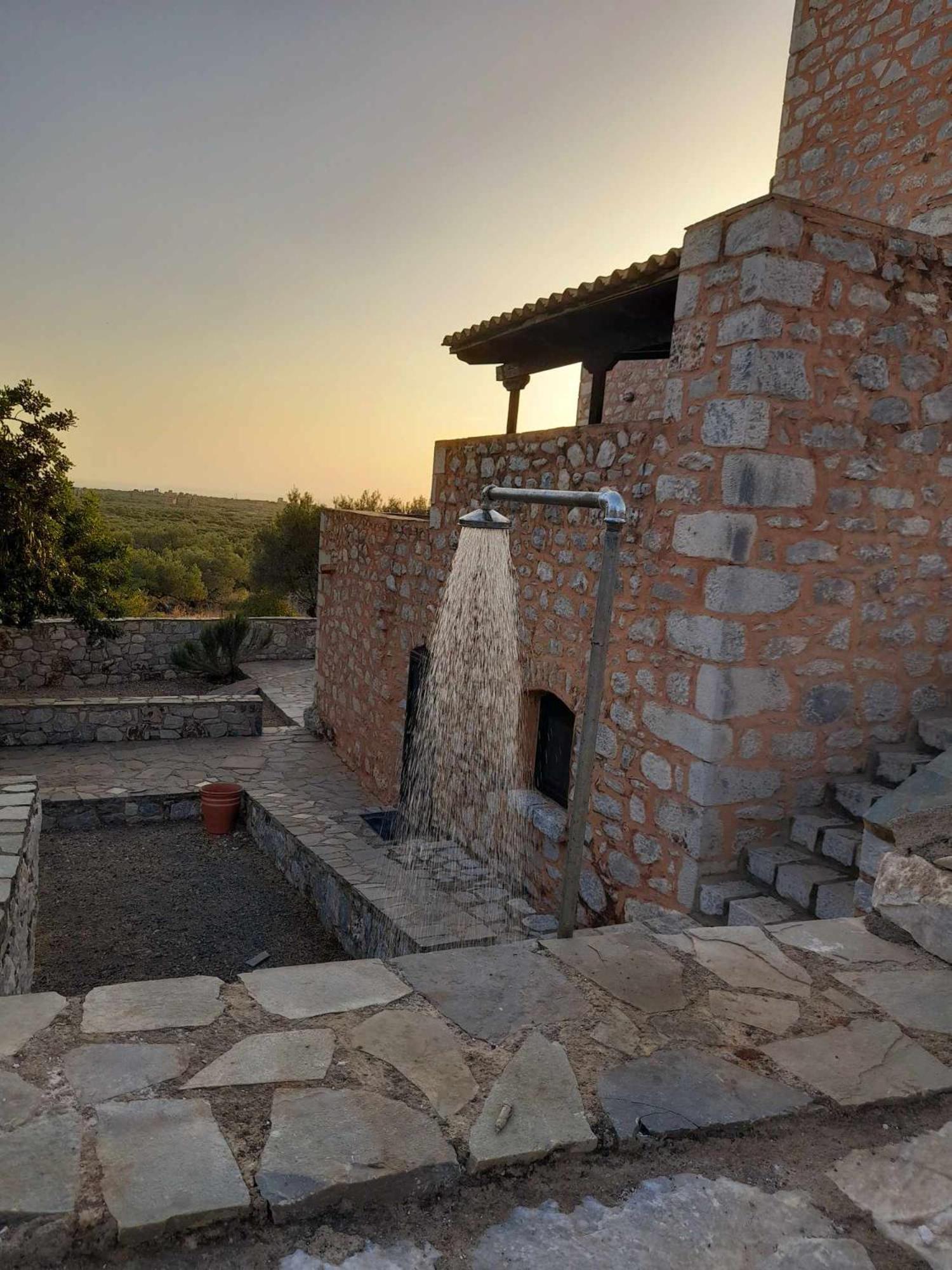 The Two Carob Trees, Traditional Stonehouse, Nikandri, Pirgos Diros Apartment Lefkias Екстериор снимка
